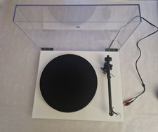 Rega Planar P1 Turntable White