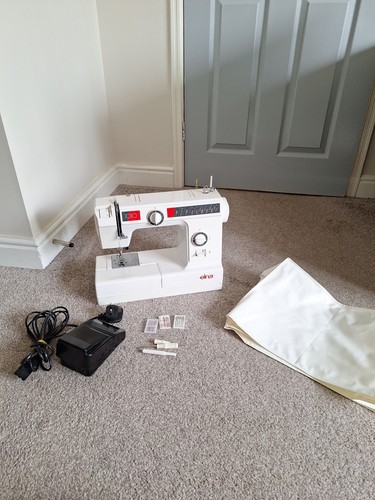 Elna 1010 sewing machine - 1010, with