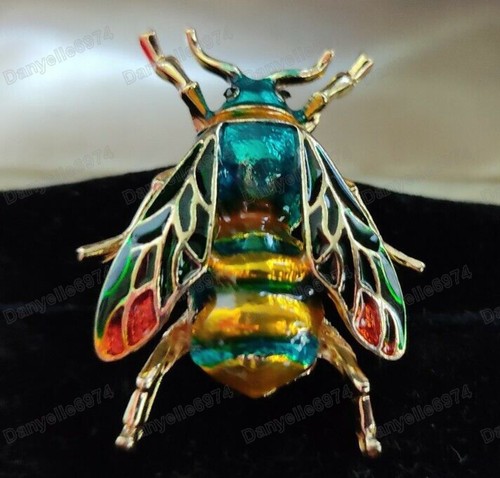 Art nouveau style bee - art,