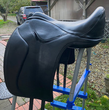 Enlightened Equitation Heather Moffett Treeless saddle. Black.  Leather. 18 inch