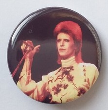 DAVID BOWIE BUTTON BADGE Rise