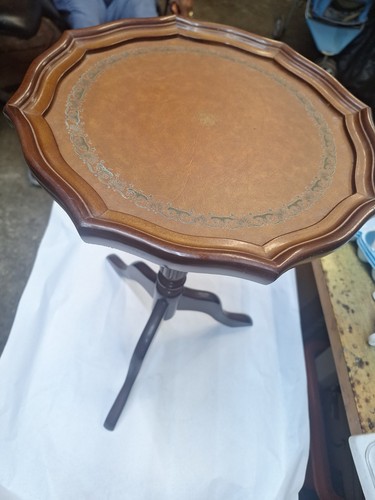 Vtg bombay company mahogany - bombay,