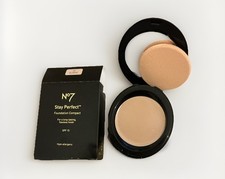 Boots No7 Stay Perfect Compact