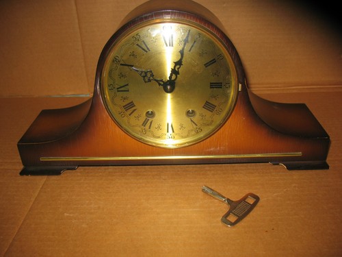 Vintage tradition mantle clock - mantle,