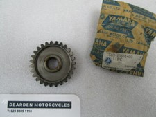 583-15651-00 GENUINE YAMAHA SR400 / SR500 / XT500 KICK IDLE GEAR COG (NOS)