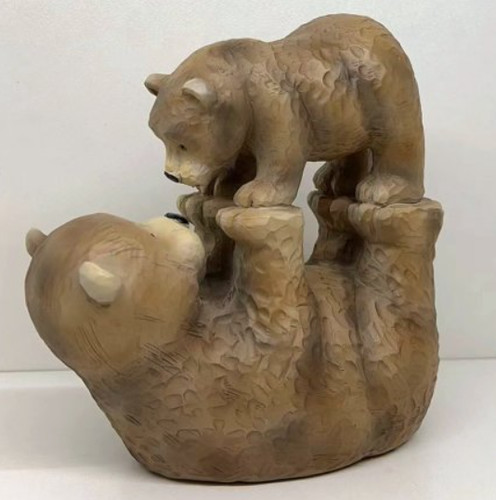 Bears statue playing with - statue,