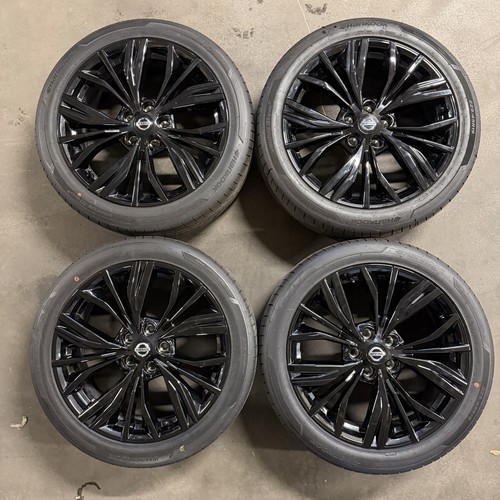 New genuine nissan juke black - new,