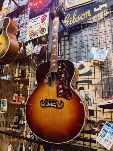 Gibson 200 triburst hand - gibson, sj-200