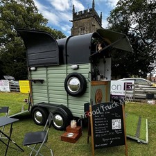 Retro Horsebox Catering Trailer – Custom Built Mobile Coffee, Tea & Snack Unit