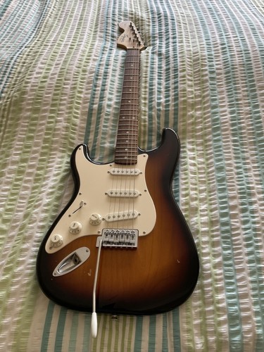 Squier affinity strat sunburst - squier,