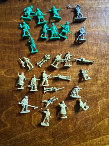 Marx miniature toy soldiers - miniature,