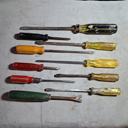 Vintage screwdrivers mixed - screwdrivers,,