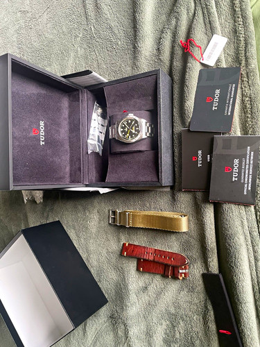 Tudor black bay pro 79470 - tudor,