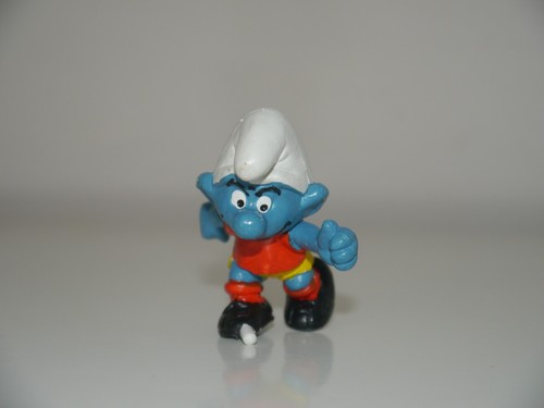 Vintage shleich football smurf - football,