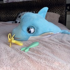 Blu the baby dolphin - the,