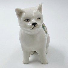 VINTAGE GEMMA CRESTED CHINA MODEL OF SITTING CAT - NEWCASTLE-ON-TYNE CREST ?