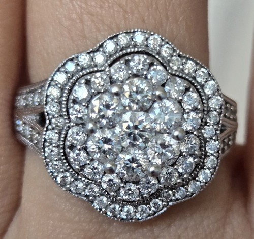 Stunning 18ct gold diamond - stunning,