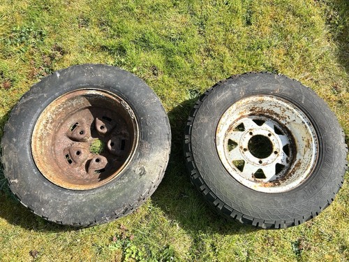 Spare tyres land - -,
