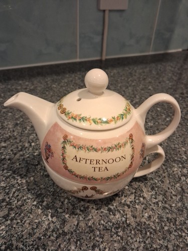 Whittards chelsea teapot - of,