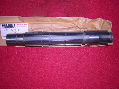 Yamaha tz750 sprocket shaft - yamaha,