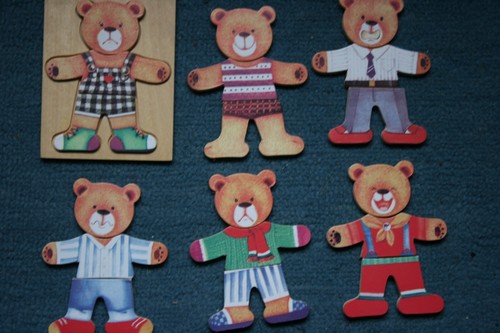 Wooden box with bear puzzles - with,