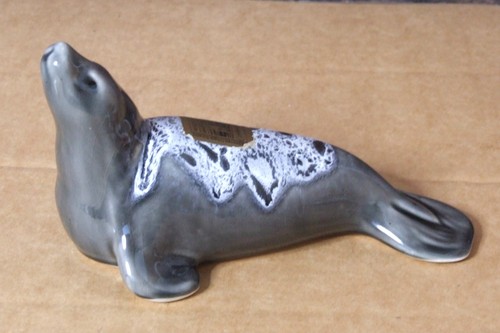 Cornish pottery seal honeycomb - seal,