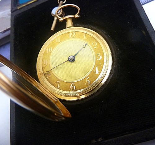 18k solid colour - colour, gold