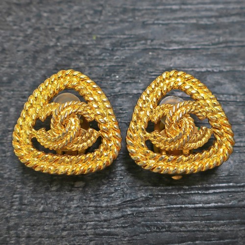 Chanel gold plated logos - cc,
