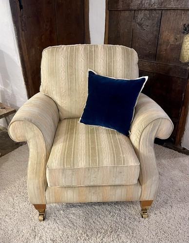 Stylish and comfortable lounge - stylish,