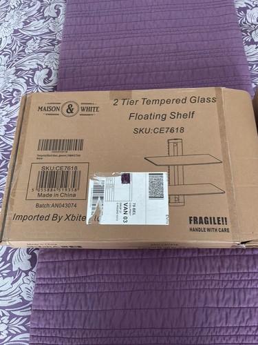 Tempered black glass floating - tempered,