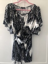PRICED TO SELL PRISTINE LADIES TOP/BLOUSE MATALAN SIZE 8 LOOKS AMAZING ON!