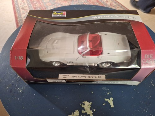 Revell monogram corvette - monogram,