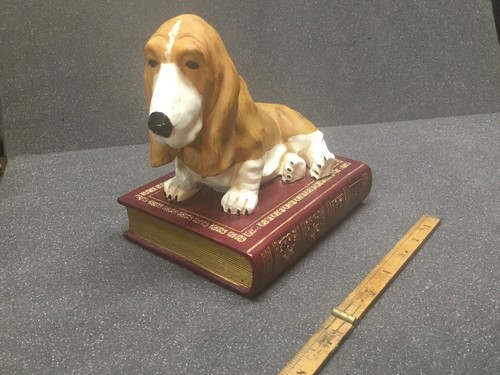Bassett sitting book - bassett,