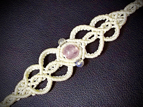 Handmade macramé bracelet - , w/