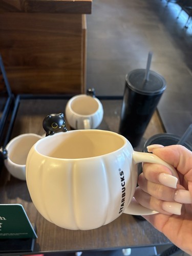 Starbucks usa black - usa, cat