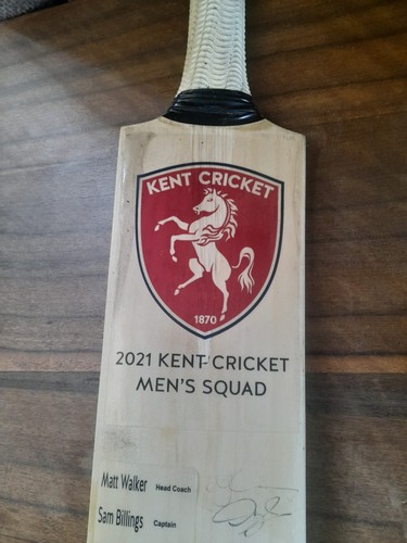 Kent cricket club bat - cricket,