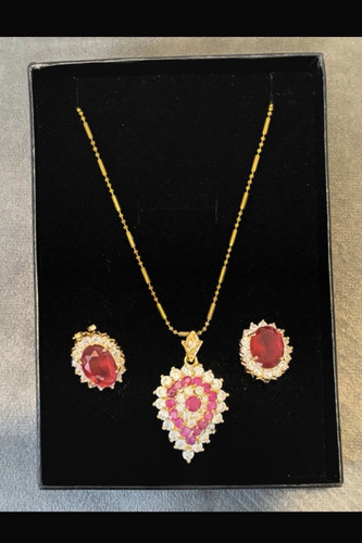 Gold plated red oval crystal - plated,