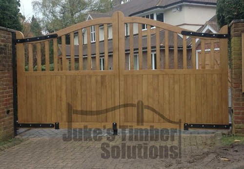Wooden oak swan - oak, palisade