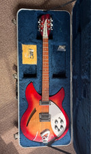 Rickenbacker 330 12 String MINT CONDITION + Hard case and accessories