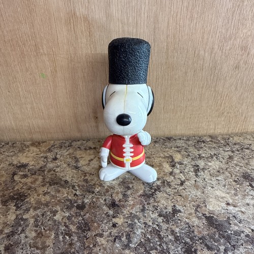 Vintage 1999 happy meal snoopy