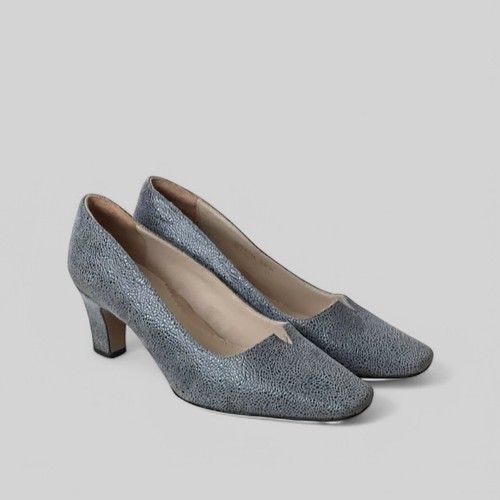 Van dal women - women’s, court