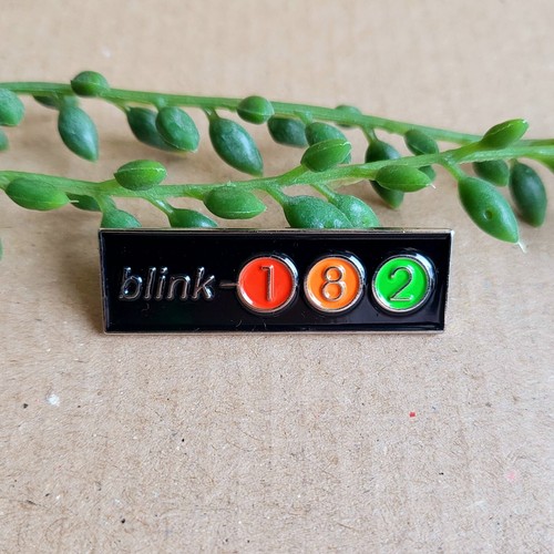 Blink 182 enamel pin badge - enamel,