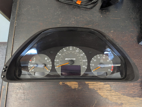 Mercedes benz clk w208 - benz,