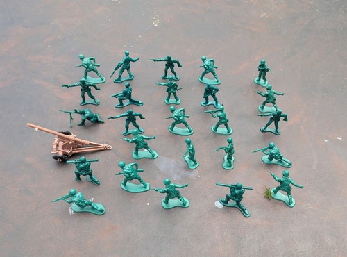 Plastic toy soldiers 32 - toy, in