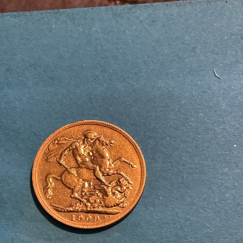 22ct full gold sovereign coin - gold,