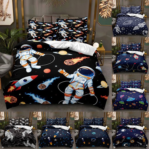 Cartoon spaceship rocket - 3d,
