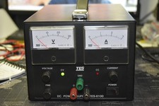 DC POWER SUPPLY 0-30V   0-3A