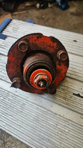 Kubota mower spindle - kubota, holder