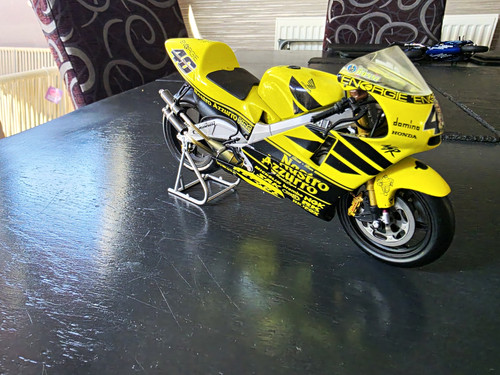 Minichamps honda nsr500 rossi - minichamps,