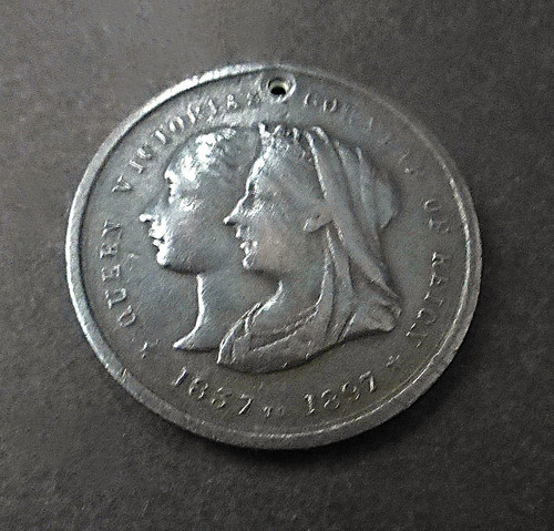 Vintage australian queen - vintage,